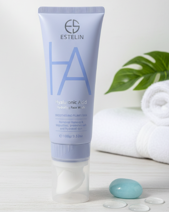 غسول الوجه المرطب بحمض الهيالورونيك
